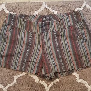Paterned Shorts like size 2
